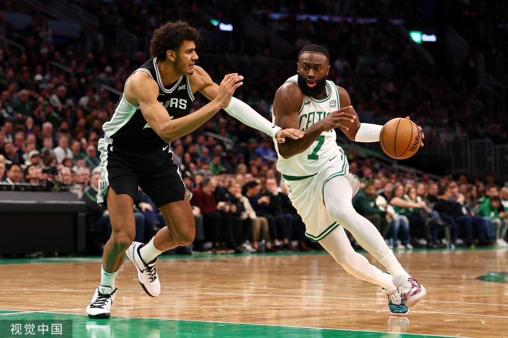 她的成功激 她的成功激